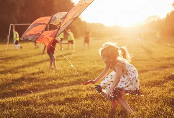 Crianças sob o sol: como proteger a pele no verão
