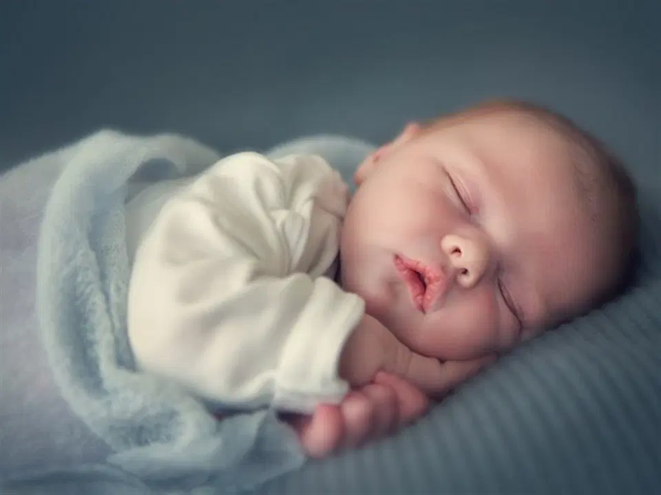 Quais cuidados ter na hora de visitar um bebê?