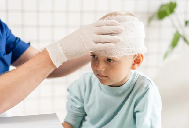 Traumatismo craniano em crianças: quando a cirurgia é necessária?