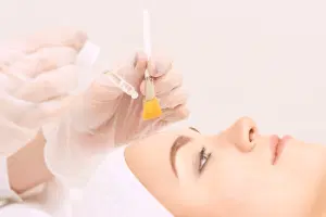 Peelings: conheça os tipos e saiba por que eles podem ser uma opção para rejuvenescer sua pele!