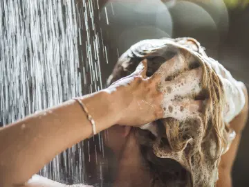 A frequência ideal para higienizar o cabelo