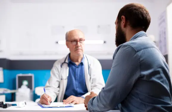 É preciso jejum para fazer endoscopia? Tudo o que você deve saber antes do exame
