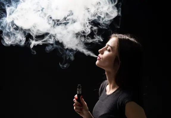 Como o cigarro eletrônico afeta os pulmões? Conheça os riscos do vape