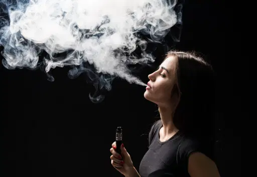 Como o cigarro eletrônico afeta os pulmões? Conheça os riscos do vape