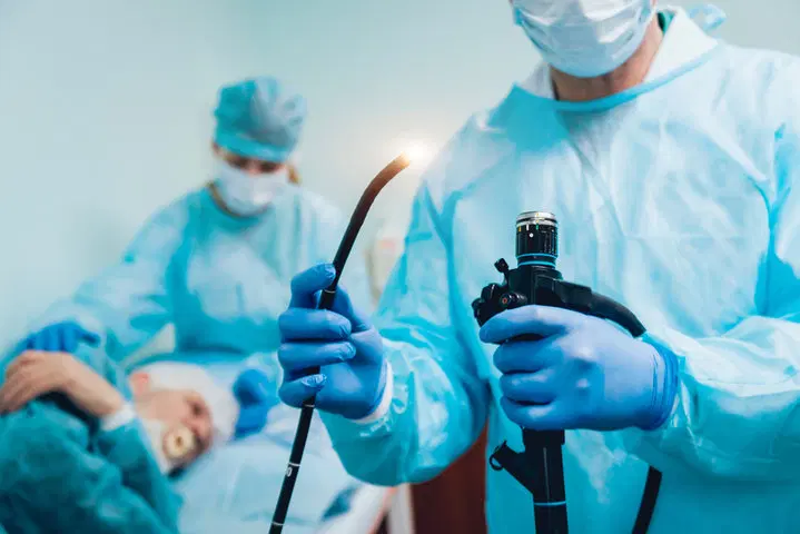 Quando devo fazer uma endoscopia? Sinais e sintomas que merecem atenção