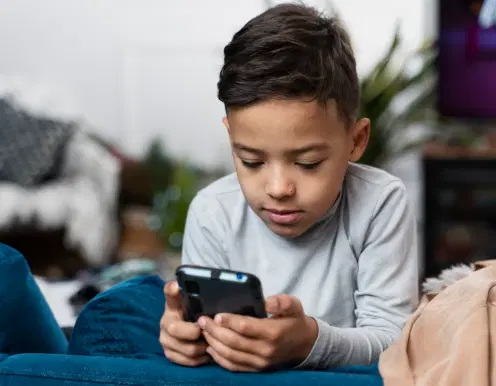 Crianças x tempo de tela: quanto é demais?